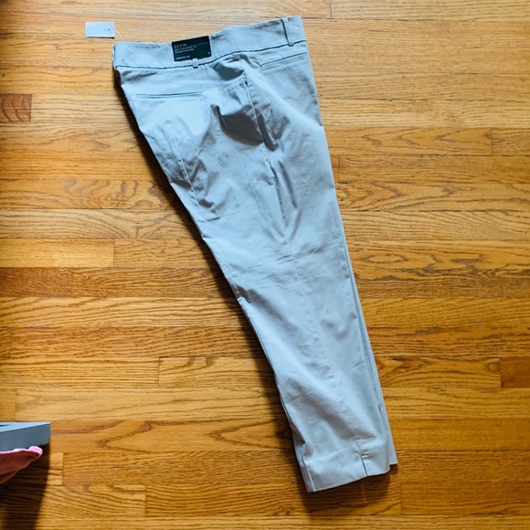 LOFT Devin Gray Cropped Pants - Picture 3 of 5
